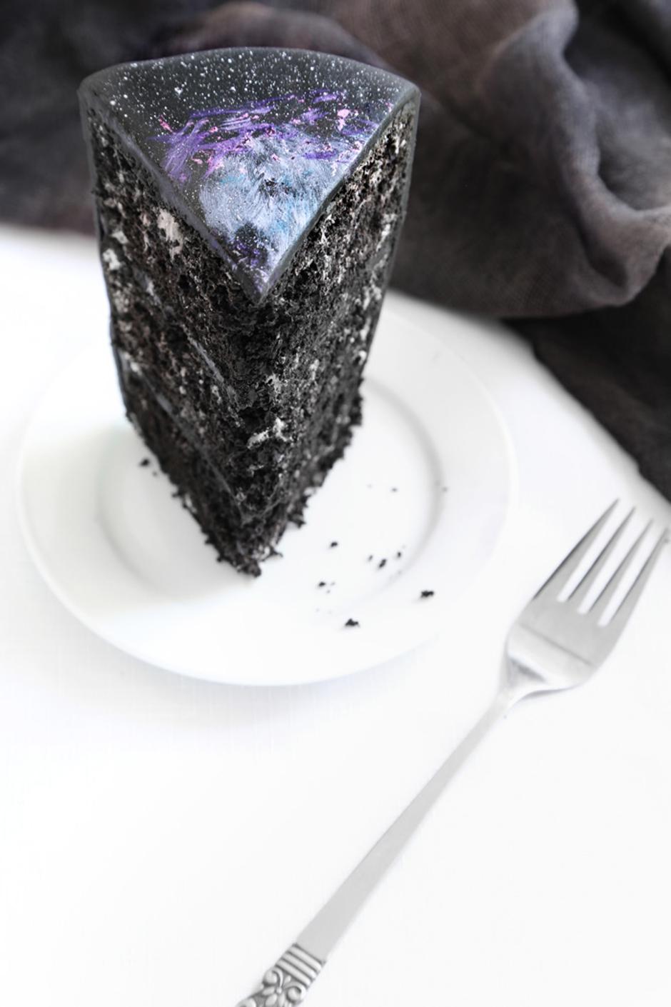 Black velvet galaxy cake | Autor: Sprinklebakes