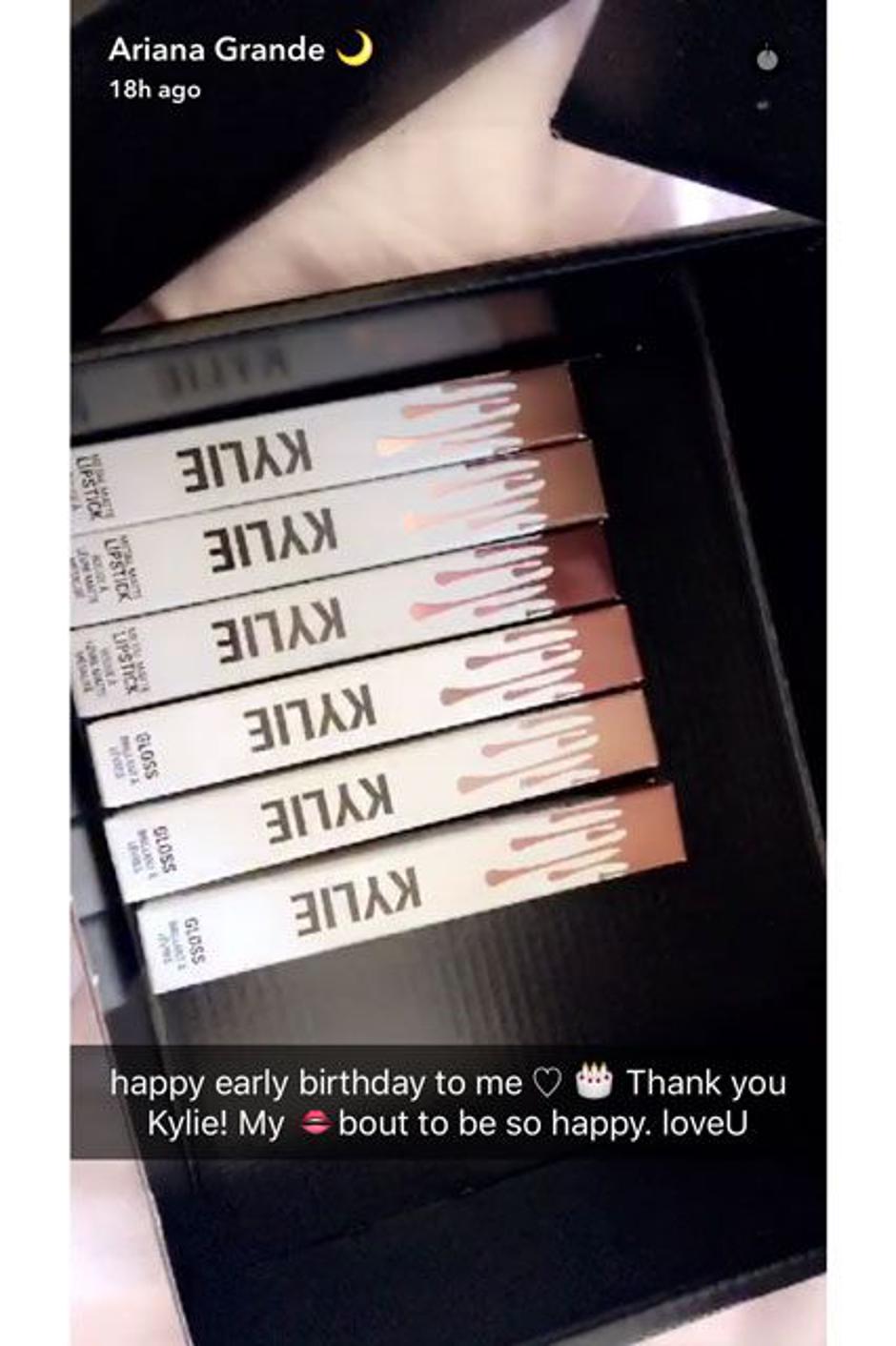 Ariana Grande - rođendanski poklon | Autor: Snapchat/Ariana Grande