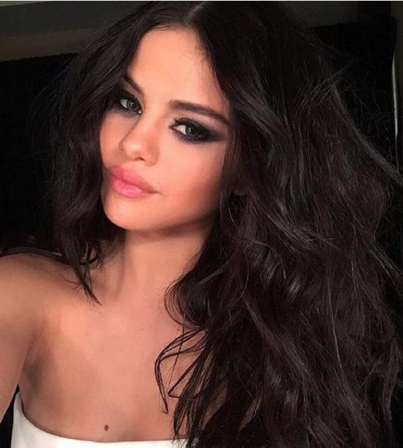 'Kraljica Instagrama': Selena sexy fotkama osvojila nove fanove