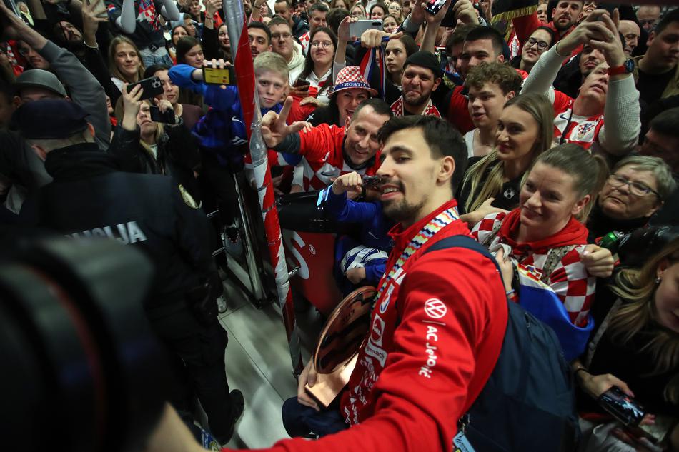 Doček brončanih rukometaša u Zračnoj luci Franjo Tuđman