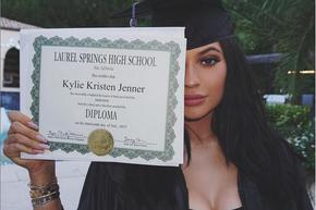 Kylie i diploma