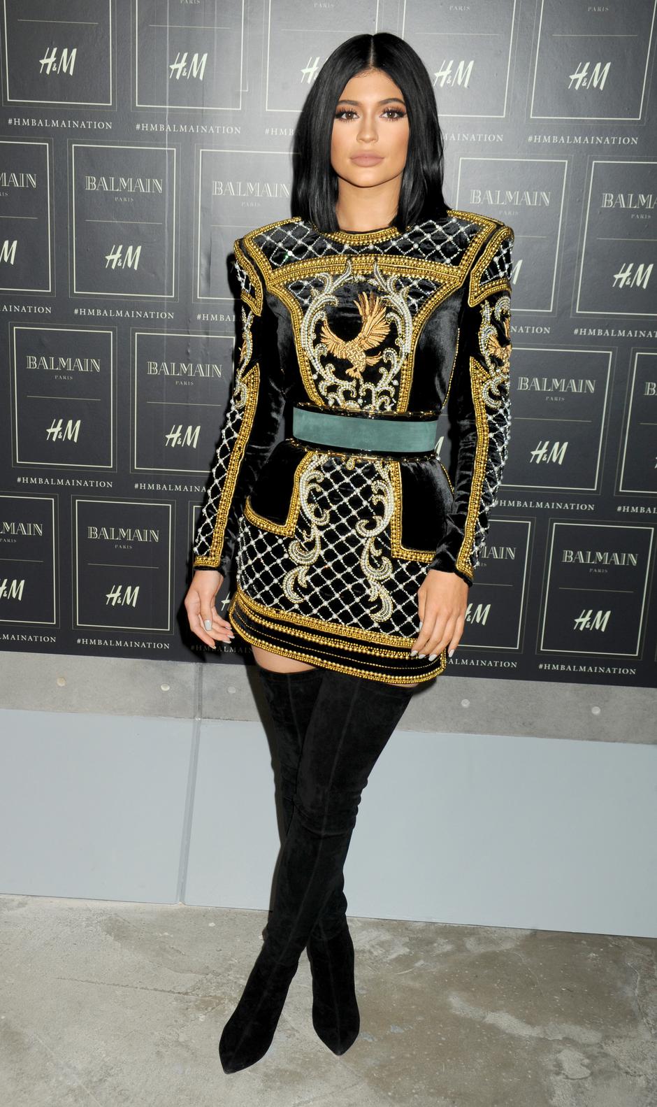 Kylie Jenner obožava Balmainovu haljinu  | Autor: Pixsell