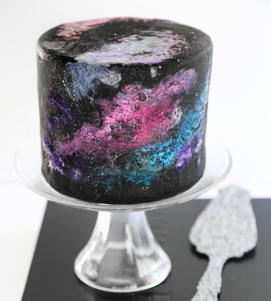 Blac velvet galaxy cake | Autor: Sprinklebakes