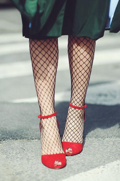 Pet načina kako nositi mrežaste čarape sa stilom